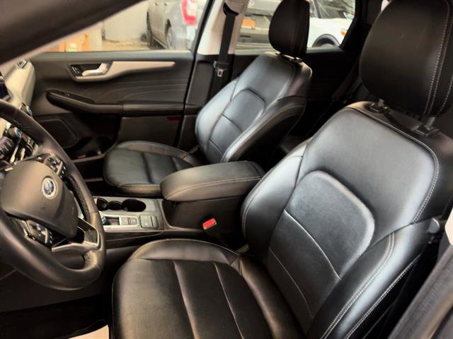 Certified 2022 Ford Escape SEL image 10