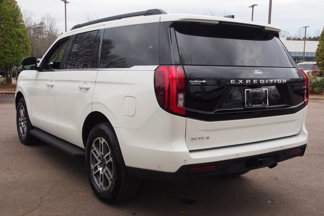 Certified 2025 Ford Expedition Active image 3