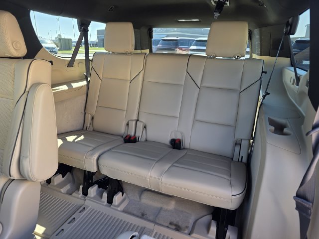 Used 2021 Cadillac Escalade ESV Premium Luxury w/ Driver Assist Tech Package AWD/4WD image 19