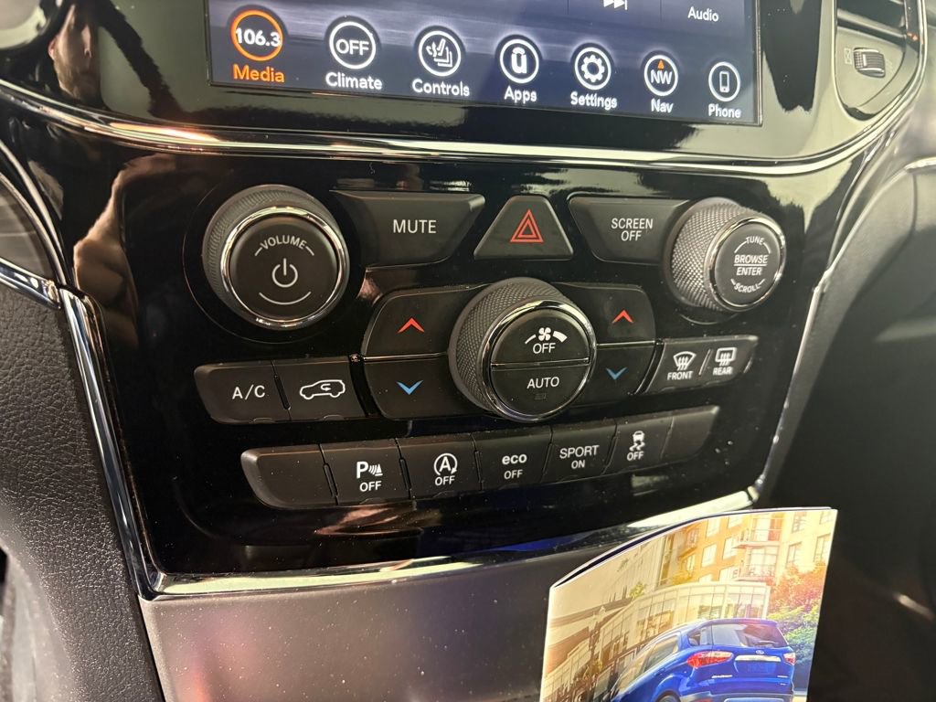 Used 2019 Jeep Grand Cherokee Limited w/ Luxury Group II image 20