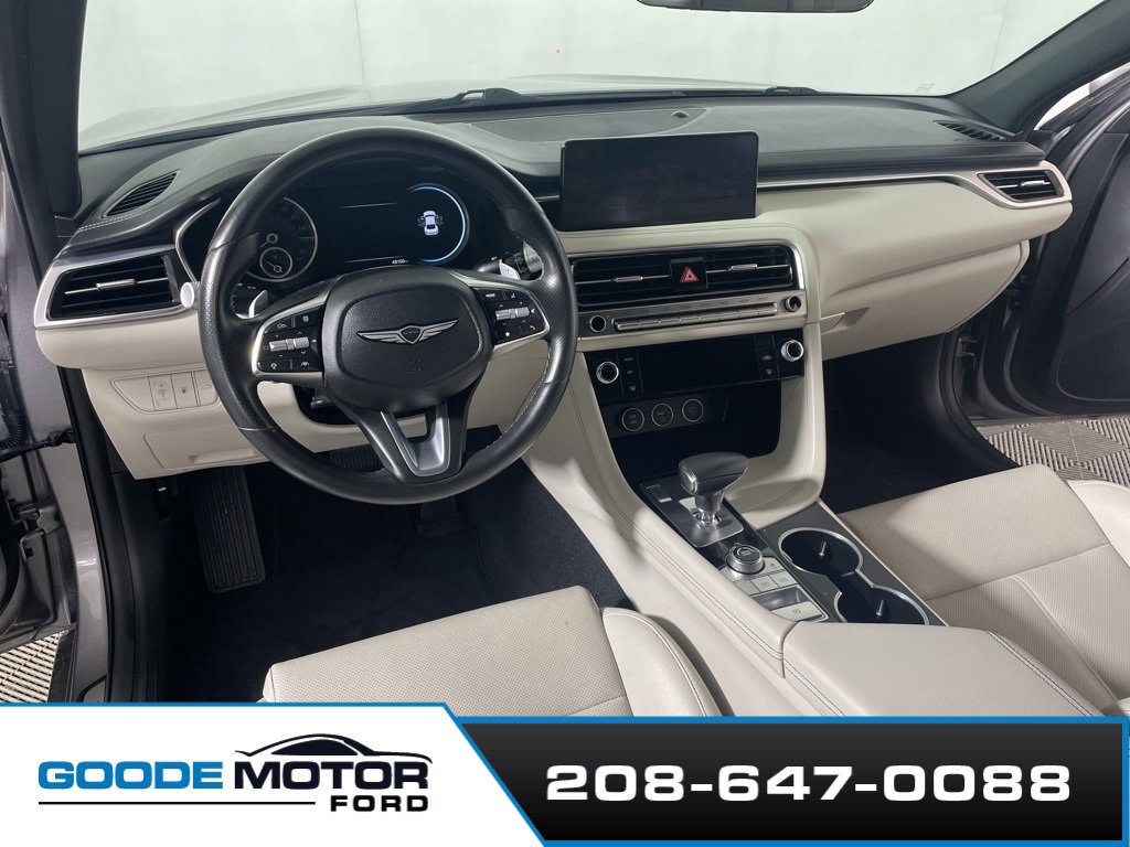 Used 2024 Genesis G70 2.5T image 8