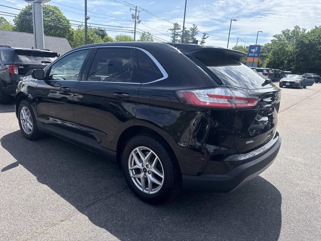 Certified 2023 Ford Edge SEL w/ Convenience Package AWD/4WD image 3