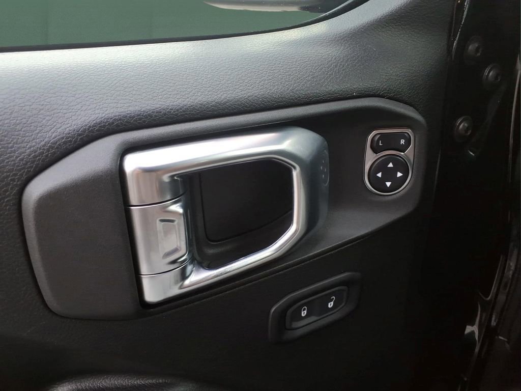 Used 2021 Jeep Wrangler Unlimited Sport AWD/4WD image 14