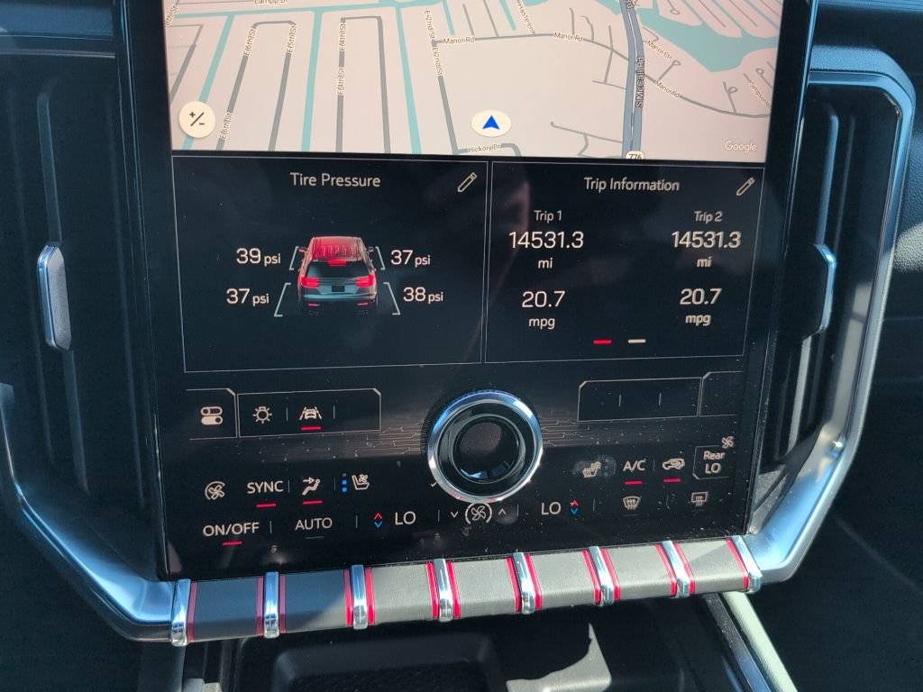 Used 2024 GMC Acadia AT4 w/ Luxury Package image 19