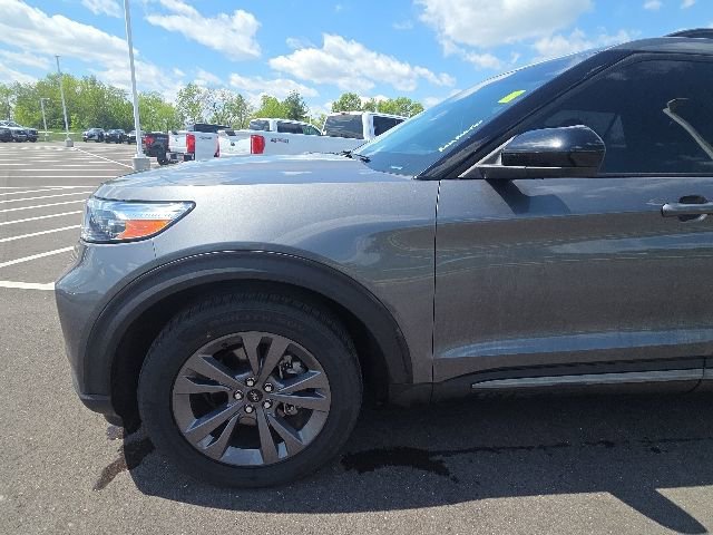Certified 2022 Ford Explorer XLT w/ Equipment Group 202A RWD image 17