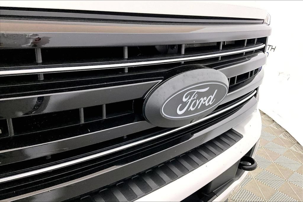 Certified 2025 Ford F250 Platinum AWD/4WD image 23