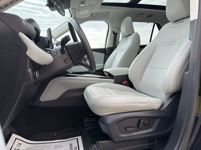 Certified 2025 Ford Explorer Platinum w/ LUX Leather Package image 16