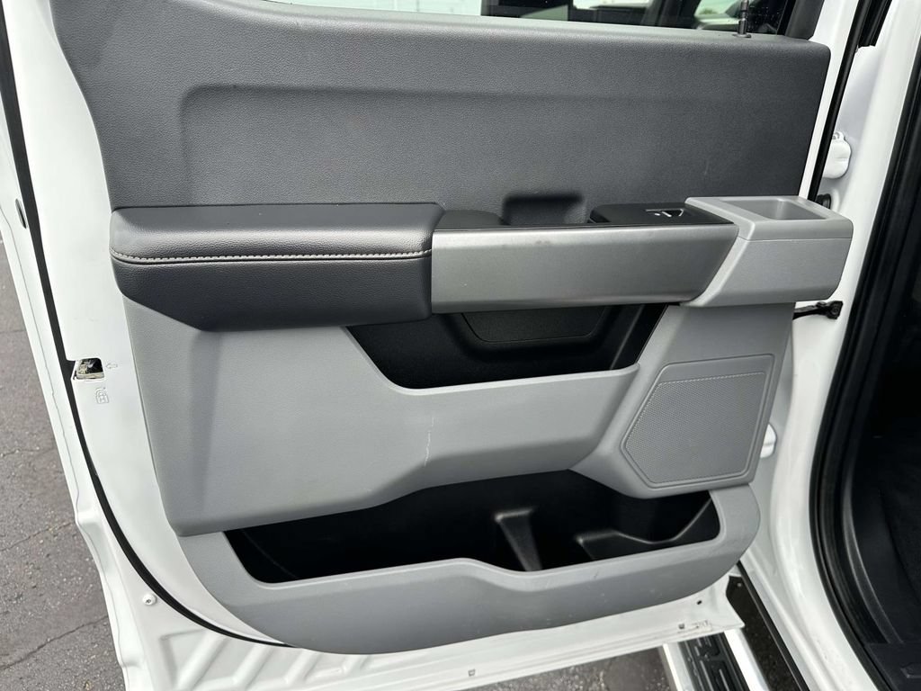 Certified 2025 Ford F250 4x4 Crew Cab Super Duty image 11