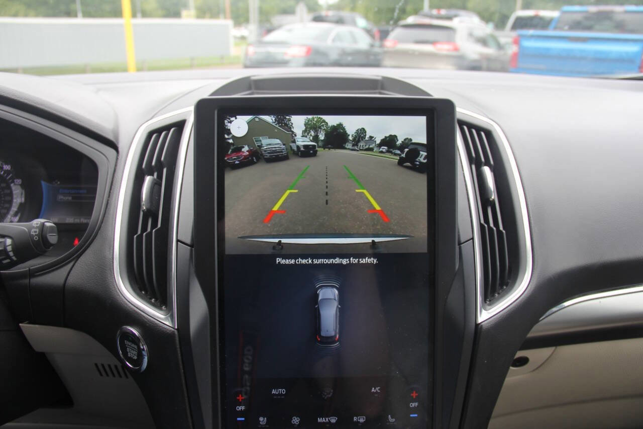 Certified 2022 Ford Edge Titanium image 30