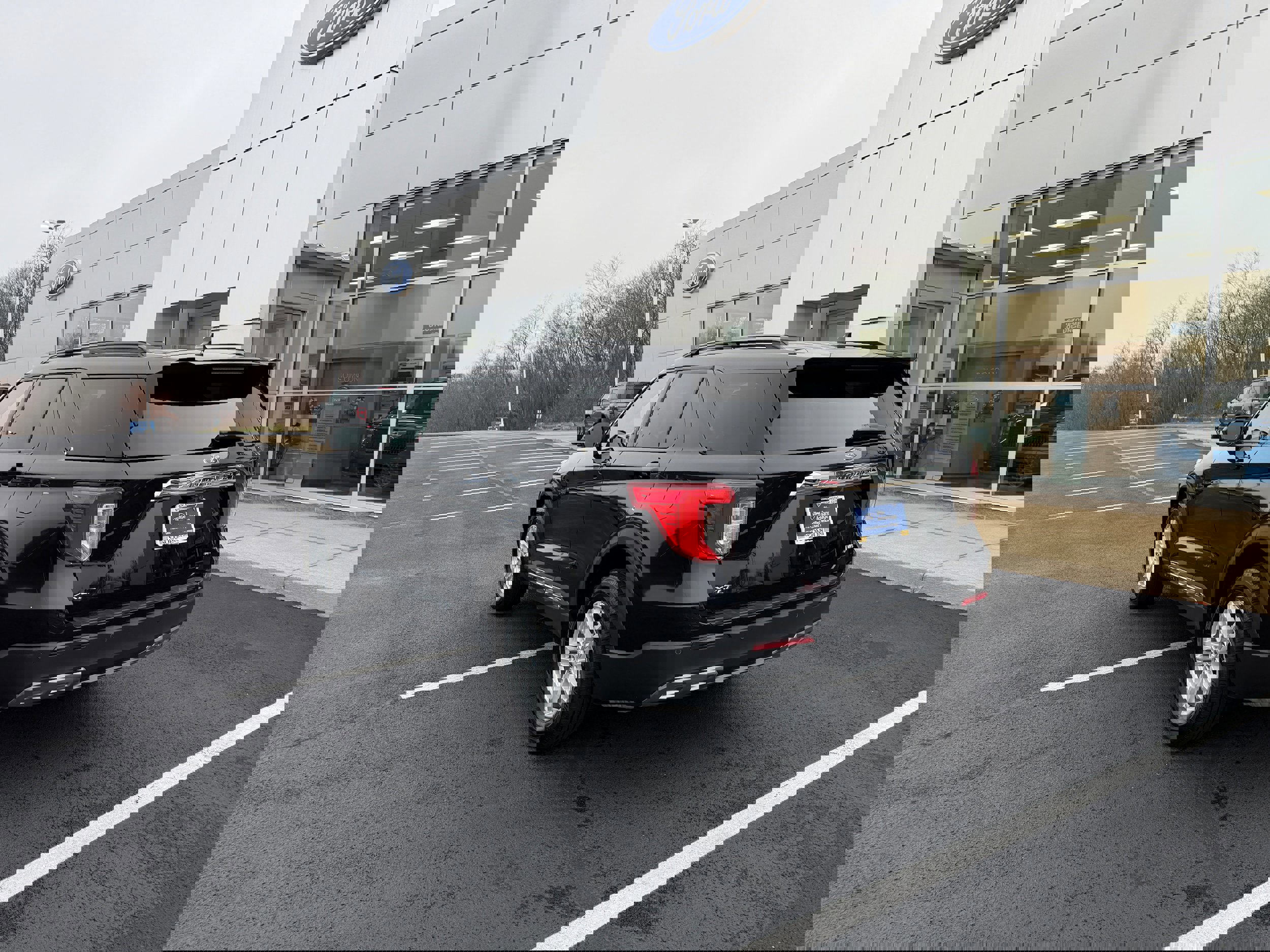 Certified 2023 Ford Explorer XLT w/ Equipment Group 202A image 5