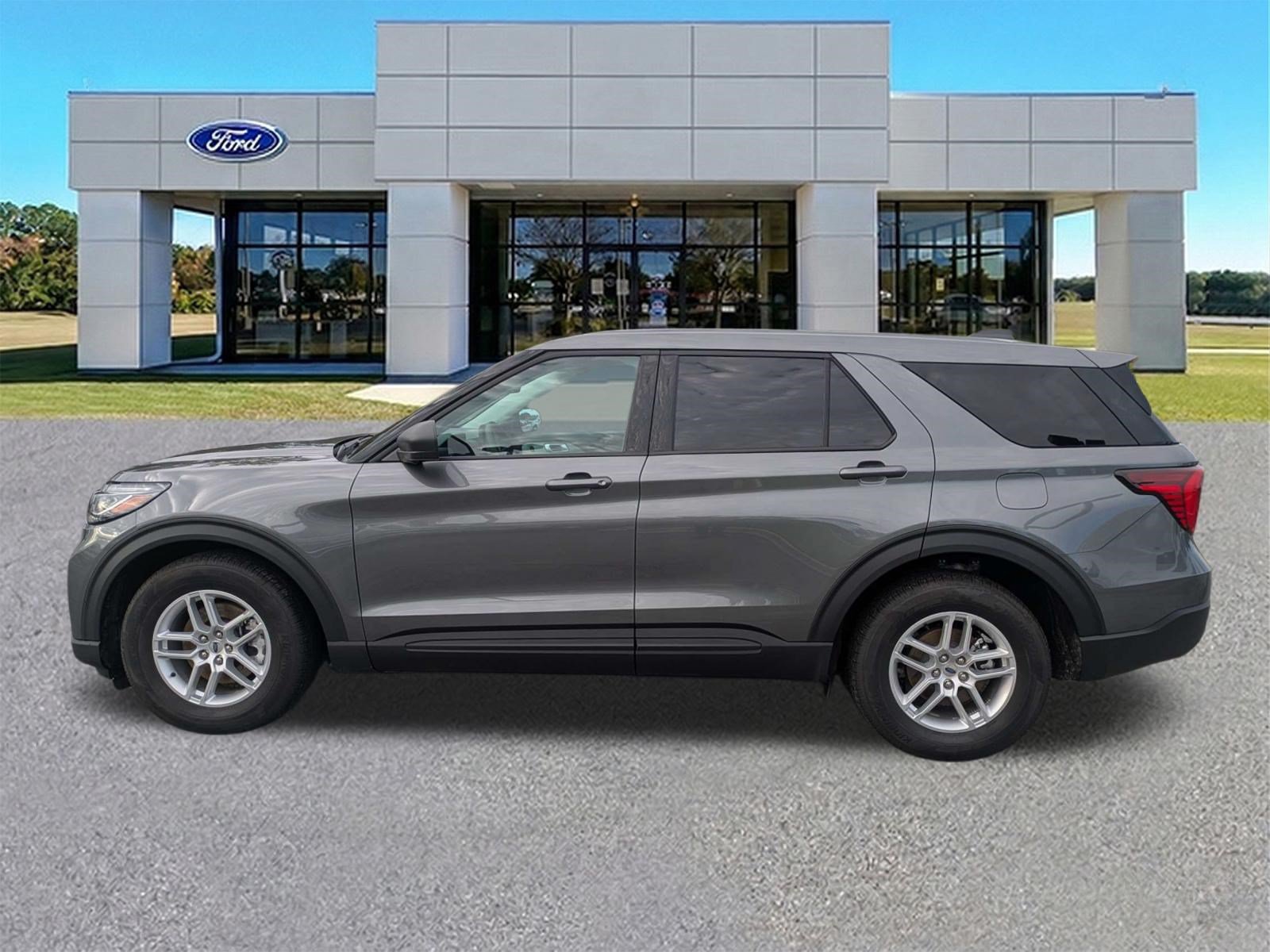 Certified 2026 Ford Explorer Active RWD image 7