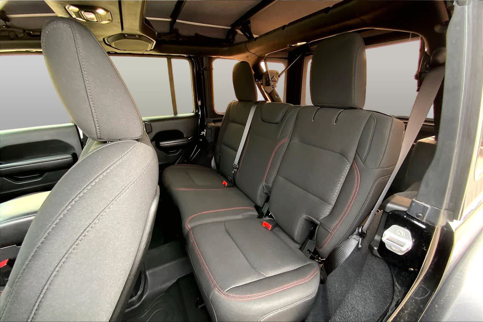 Used 2021 Jeep Wrangler Unlimited Rubicon AWD/4WD image 29