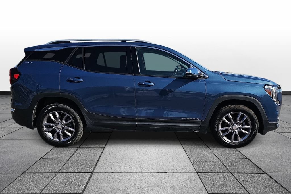 Used 2024 GMC Terrain SLT FWD image 4
