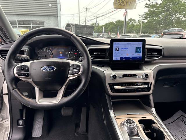 Certified 2023 Ford Explorer XLT w/ Equipment Group 202A AWD/4WD image 34