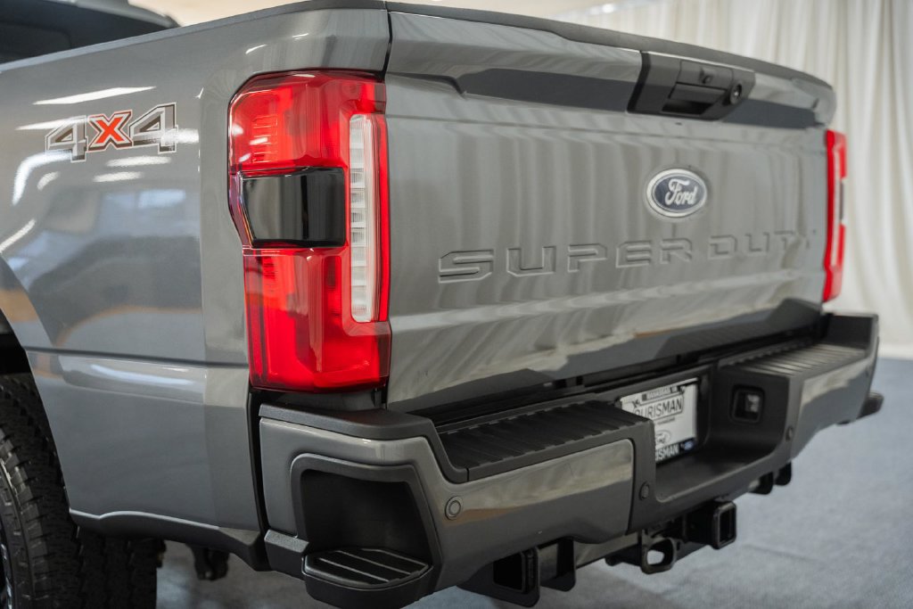 Certified 2025 Ford F250 XL w/ STX Appearance Package AWD/4WD image 6