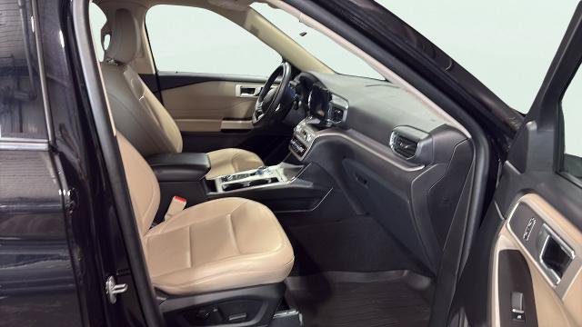 Certified 2023 Ford Explorer XLT w/ Equipment Group 202A AWD/4WD image 15