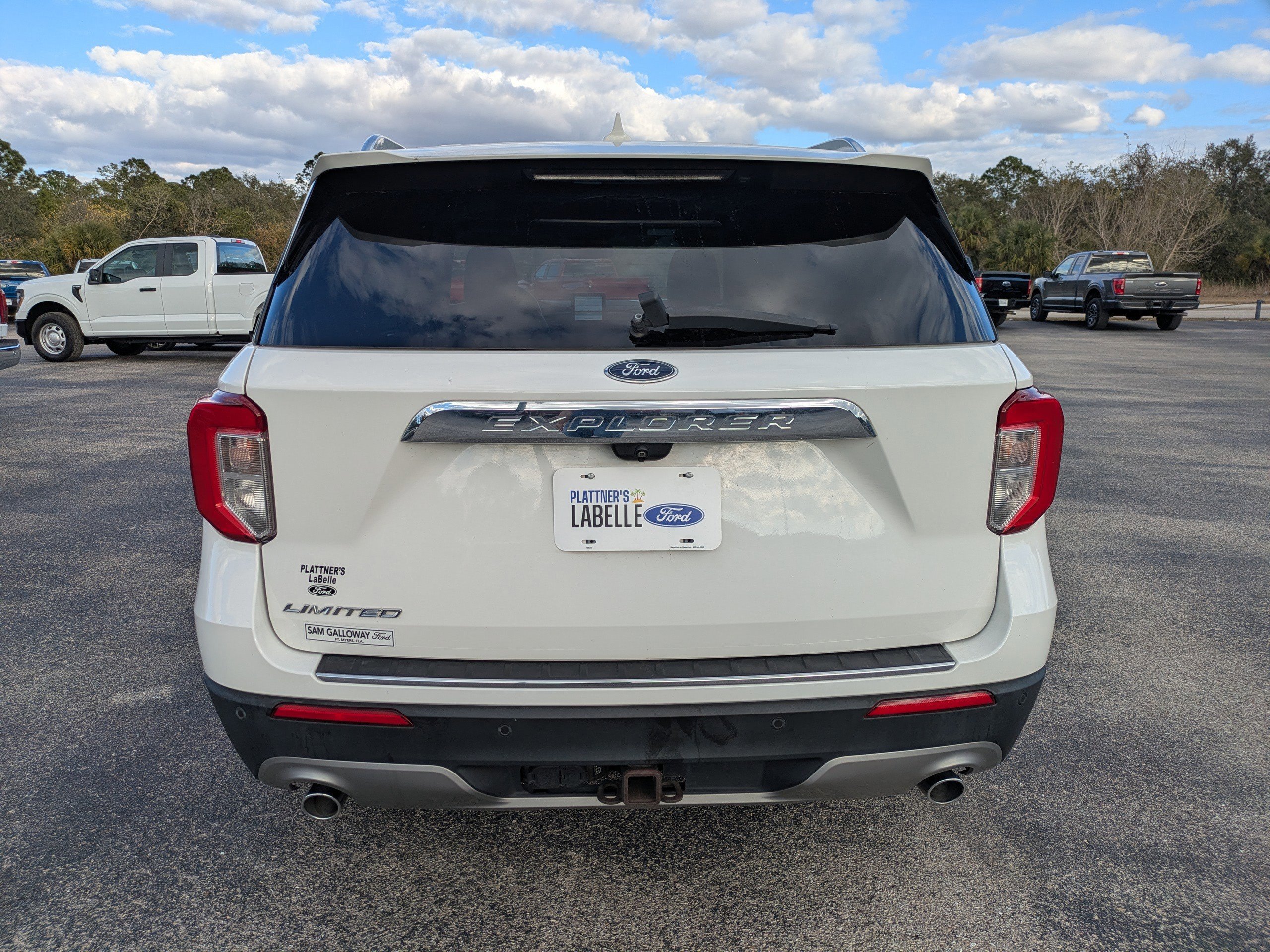 Certified 2022 Ford Explorer Limited w/ Limited Technology Package image 4