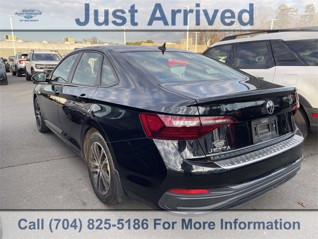 Used 2023 Volkswagen Jetta Sport image 4