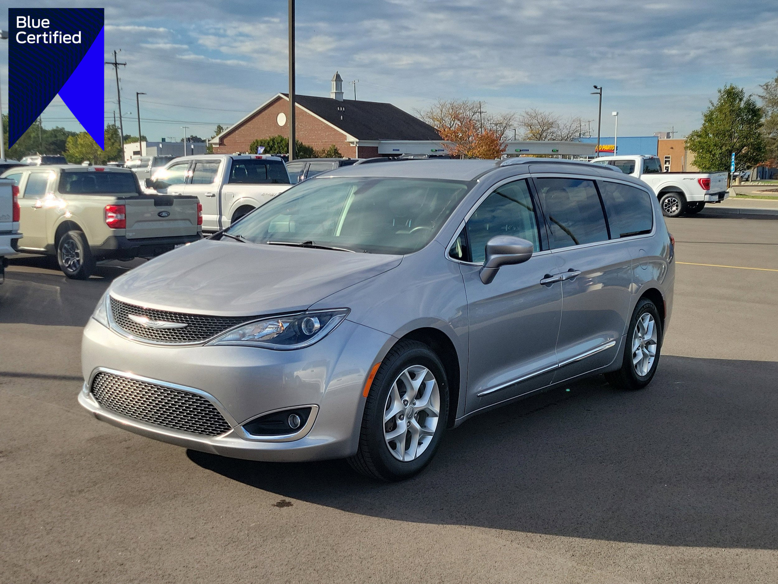 Used 2018 Chrysler Pacifica Touring-L w/ Tire & Wheel Group