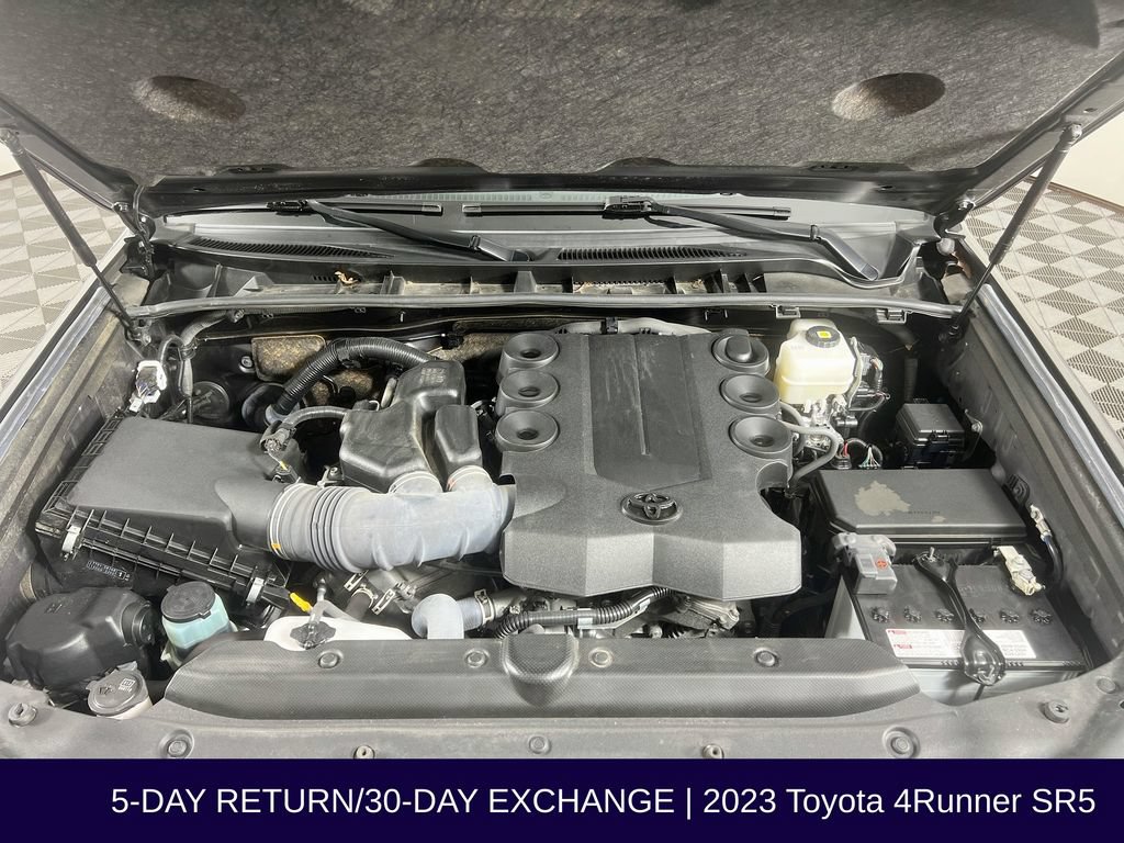 Used 2023 Toyota 4Runner SR5 AWD/4WD image 33