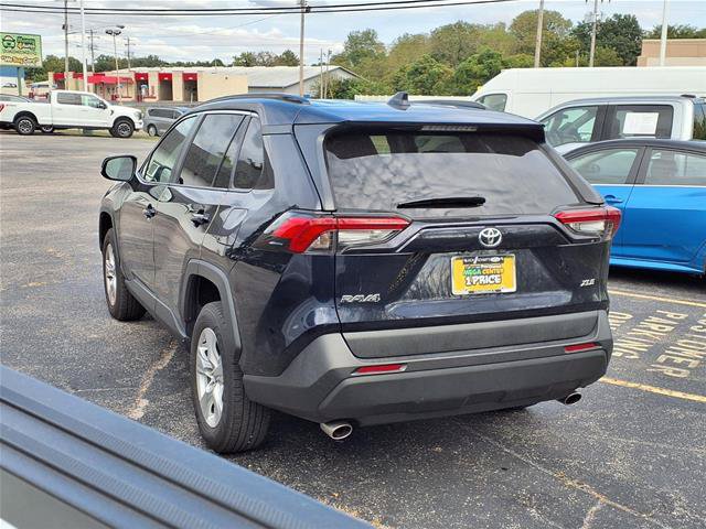 Used 2020 Toyota RAV4 XLE FWD image 4