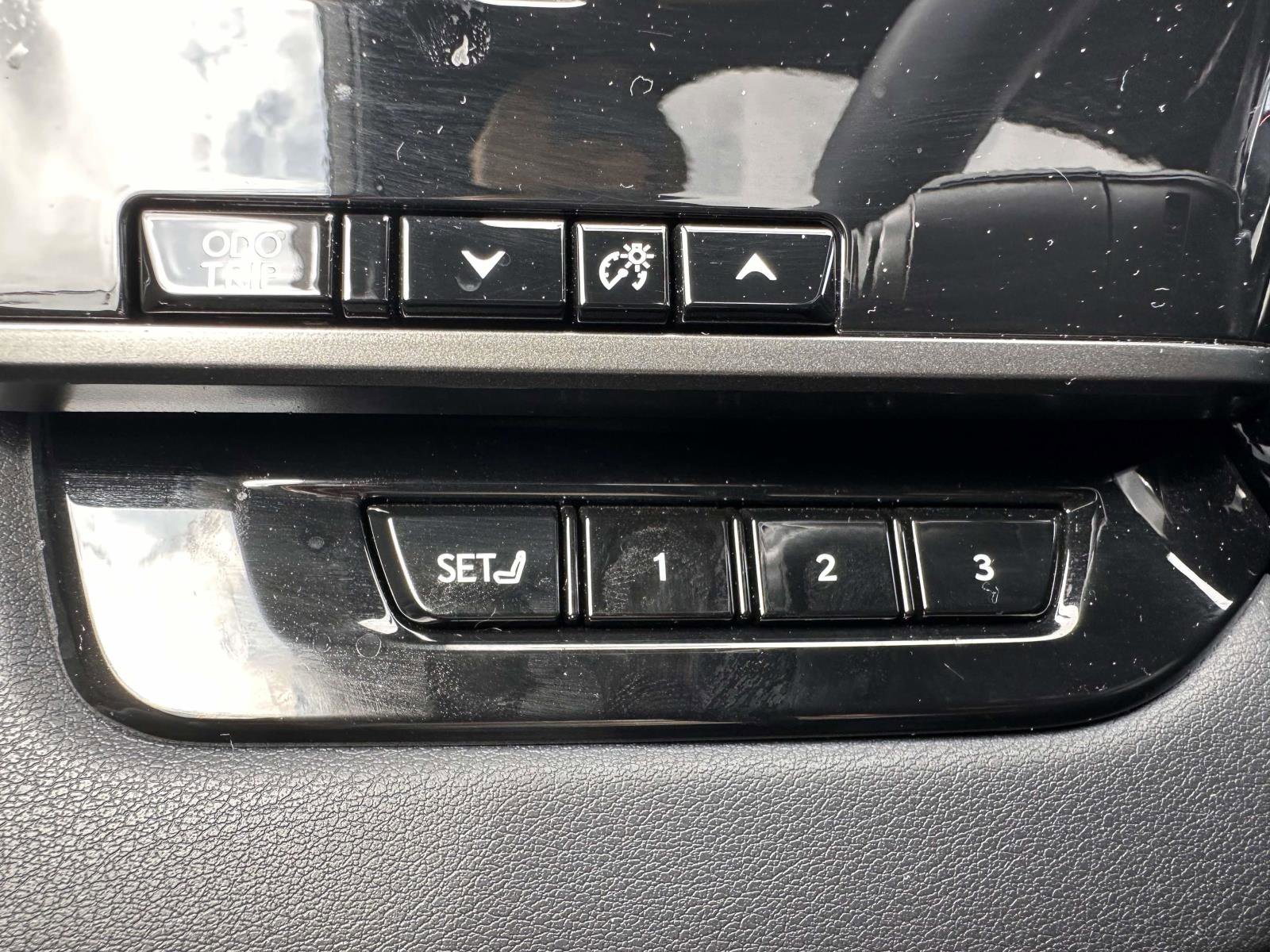 Used 2024 Lexus RX 350 F Sport w/ Convenience Package image 18