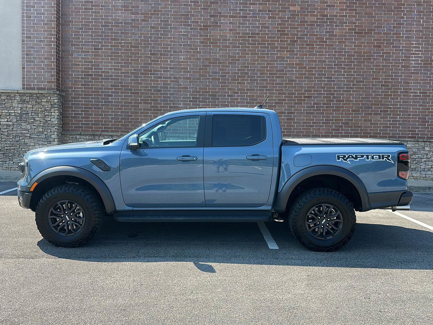 Certified 2025 Ford Ranger Raptor AWD/4WD image 2