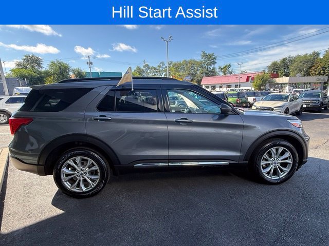 Certified 2021 Ford Explorer XLT w/ Equipment Group 202A AWD/4WD image 9