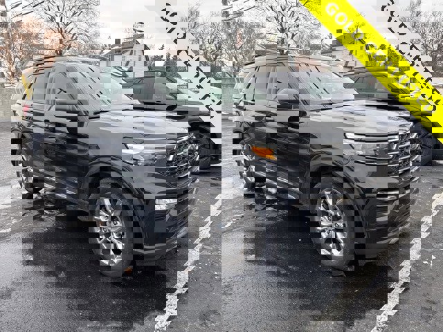 Certified 2023 Ford Explorer XLT w/ Equipment Group 202A image 4