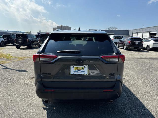 Used 2022 Toyota RAV4 XLE image 3