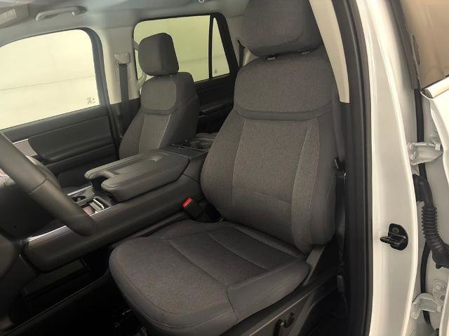 Certified 2025 Ford Expedition Active image 18