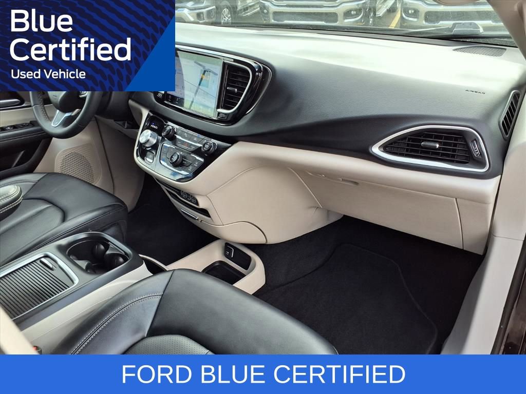 Used 2024 Chrysler Pacifica Touring-L image 31