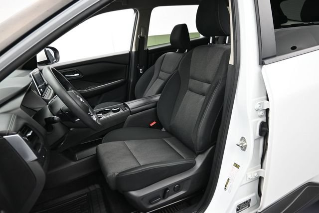 Used 2024 Nissan Rogue SV AWD/4WD image 12