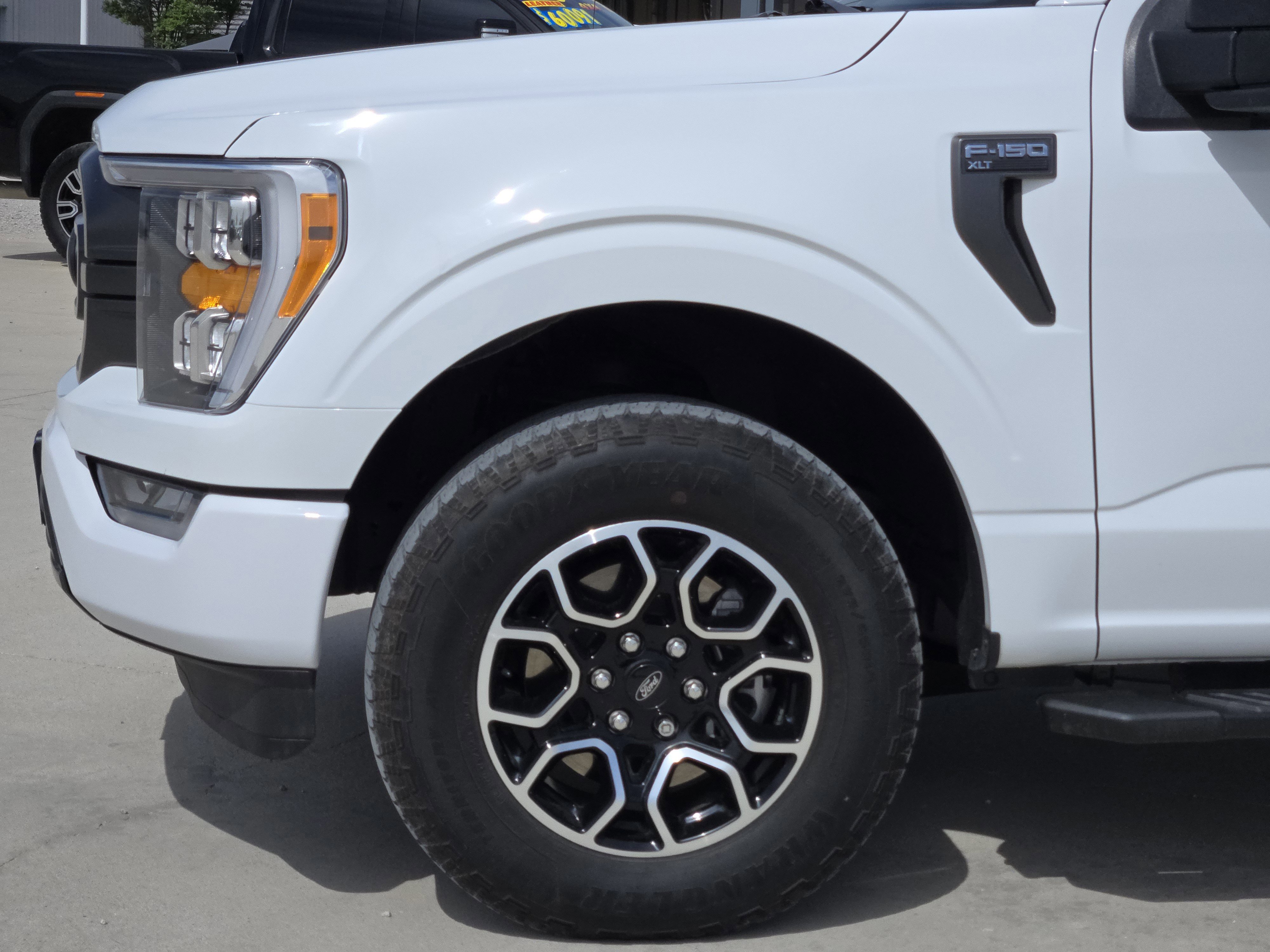 Certified 2022 Ford F150 XLT w/ Equipment Group 302A High image 8