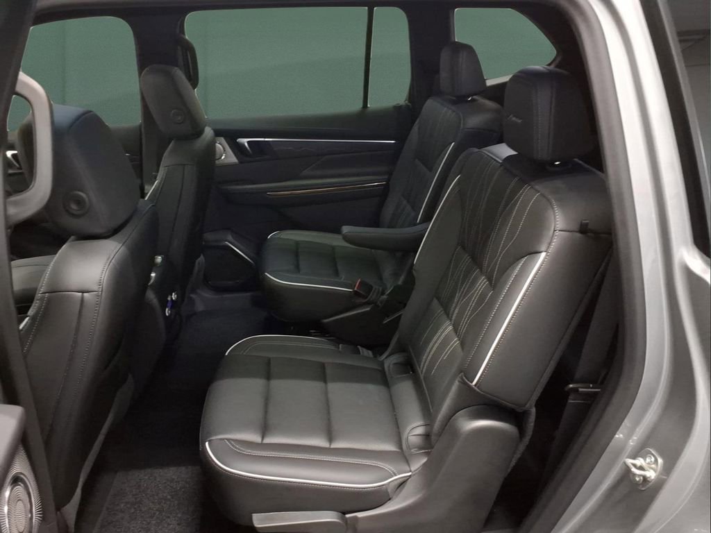 Used 2025 Buick Enclave Avenir w/ Super Cruise Package AWD/4WD image 25