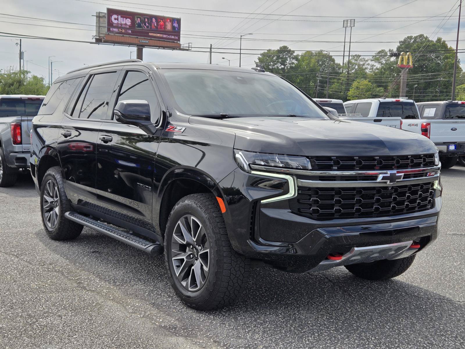 Used 2022 Chevrolet Tahoe Z71 w/ Luxury Package AWD/4WD image 6