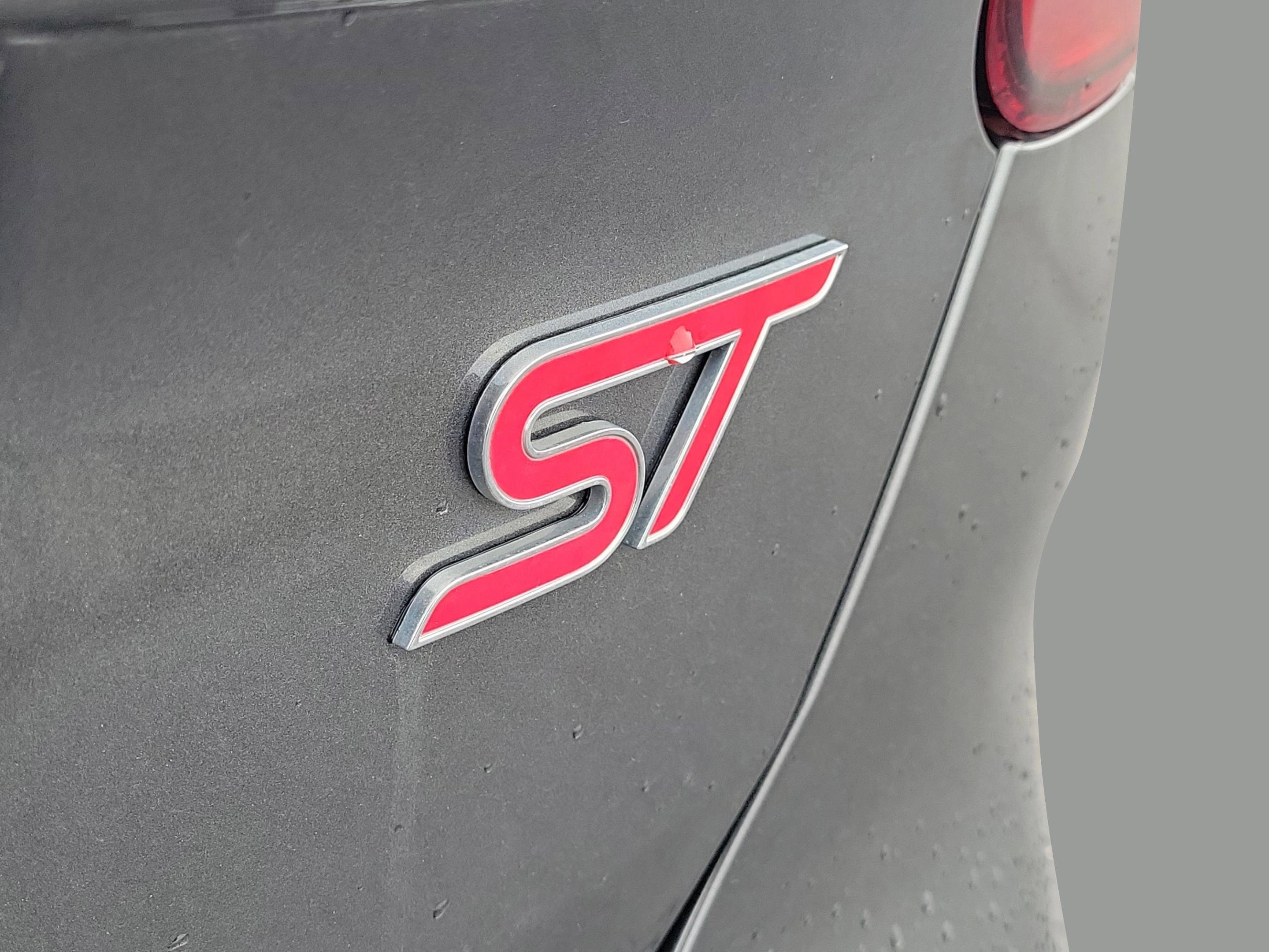 Certified 2018 Ford Focus ST image 31
