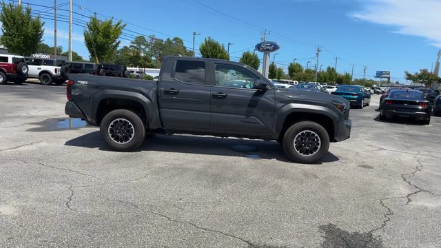 Used 2025 Toyota Tacoma TRD Off-Road AWD/4WD image 8
