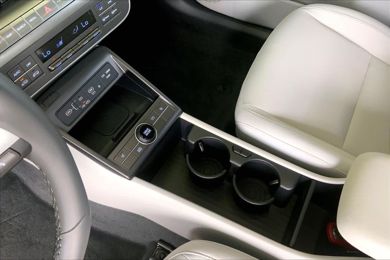 Used 2025 Hyundai Kona SEL FWD image 15