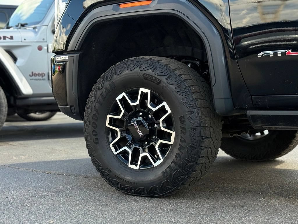 Used 2024 GMC Sierra 2500 AT4X AWD/4WD image 42