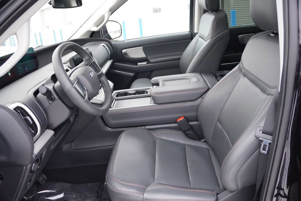 Certified 2025 Ford Expedition Active image 17