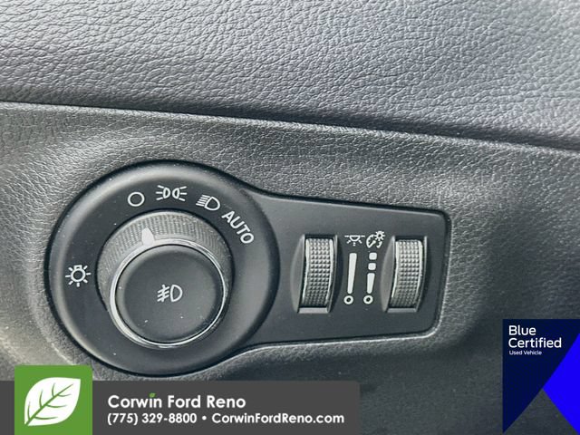 Used 2017 Jeep Compass Limited w/ Navigation Group AWD/4WD image 14