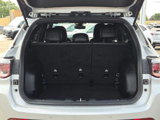 Used 2025 Jeep Compass Limited image 16