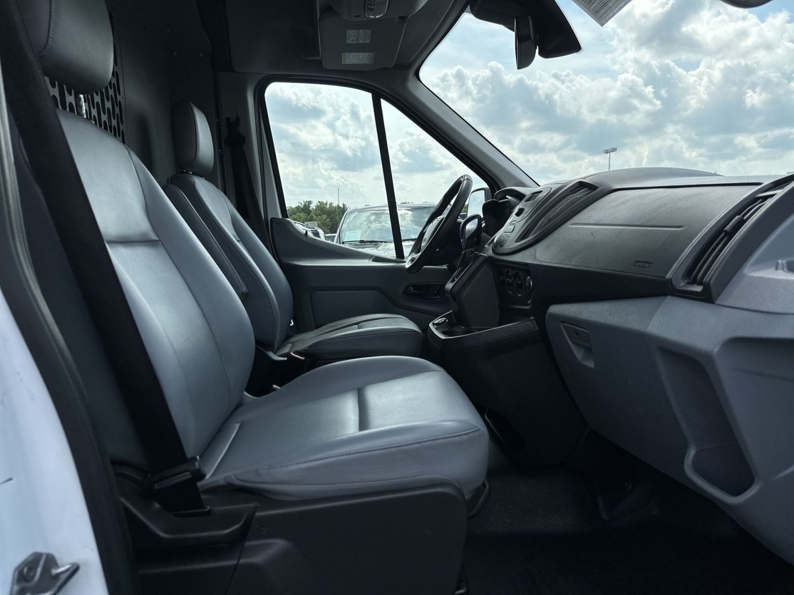 Certified 2018 Ford Transit 250 148 High Roof RWD image 24