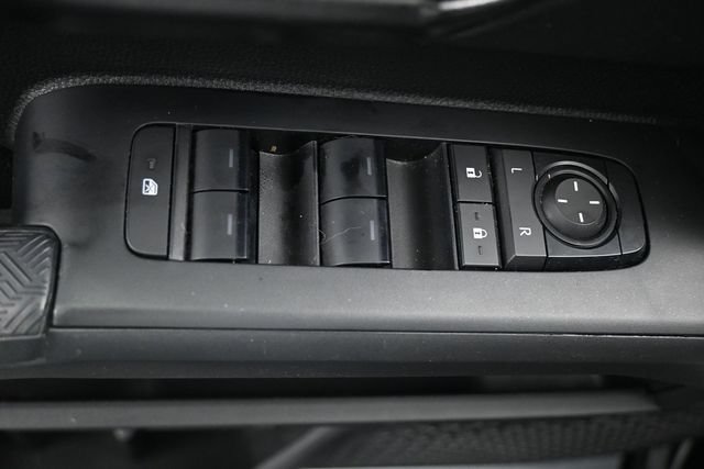 Used 2024 Toyota Tacoma SR5 AWD/4WD image 7