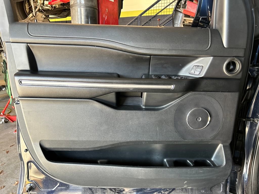 Certified 2021 Ford Expedition XLT image 9