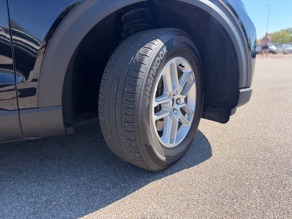 Certified 2025 Ford Explorer Active RWD image 8