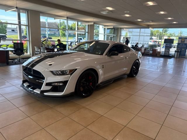 Certified 2021 Ford Mustang Shelby GT500 w/ Technology Package RWD image 3
