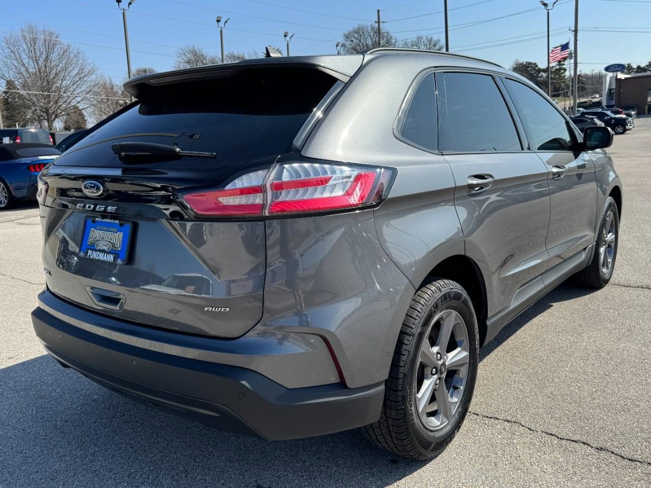 Certified 2023 Ford Edge SEL w/ Sport Appearance Package image 3
