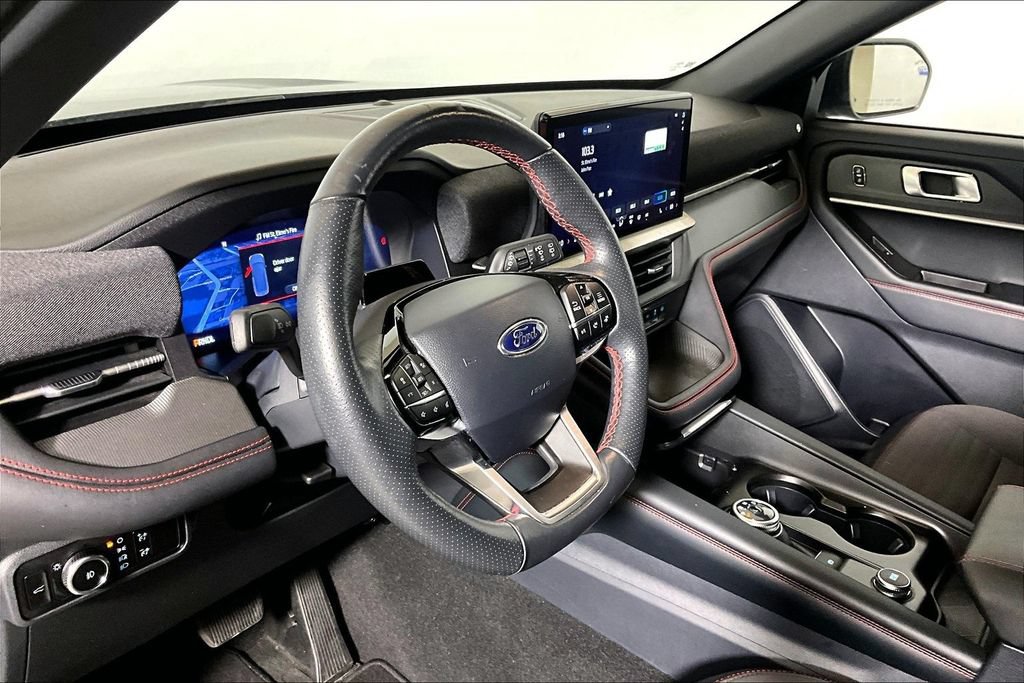 Certified 2025 Ford Explorer ST-Line AWD/4WD image 10